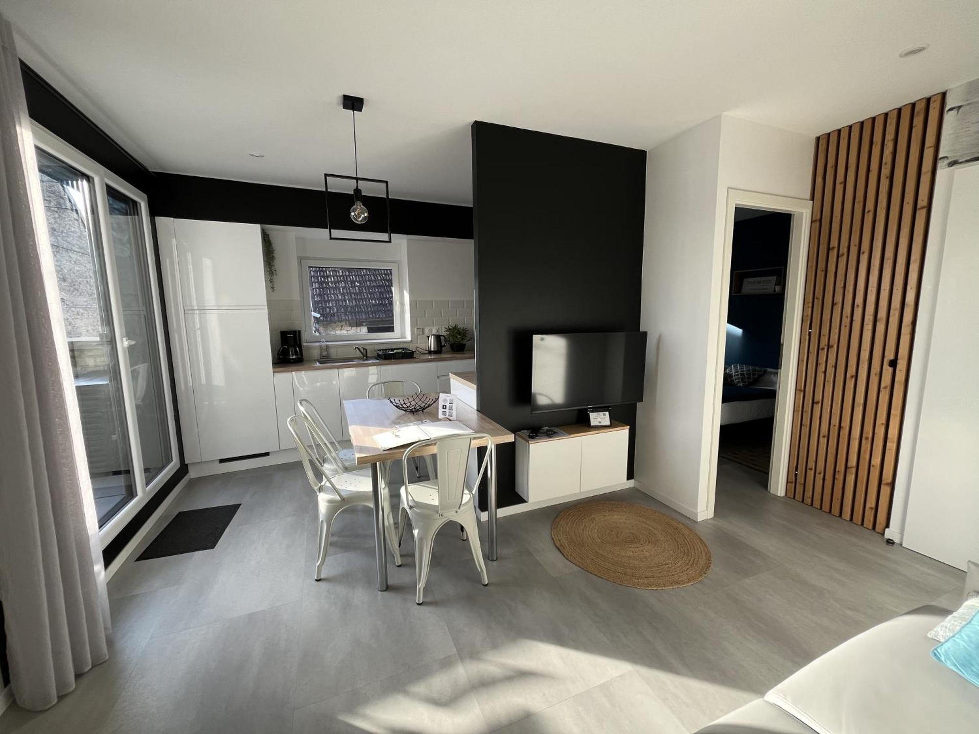 Appart-Hotel N 4 Calme Avec Terrasse, Wi-Fi Haut Debit, Petit-Dejeuner, Room-Service Et Parking Prive Chouzelot Exterior foto