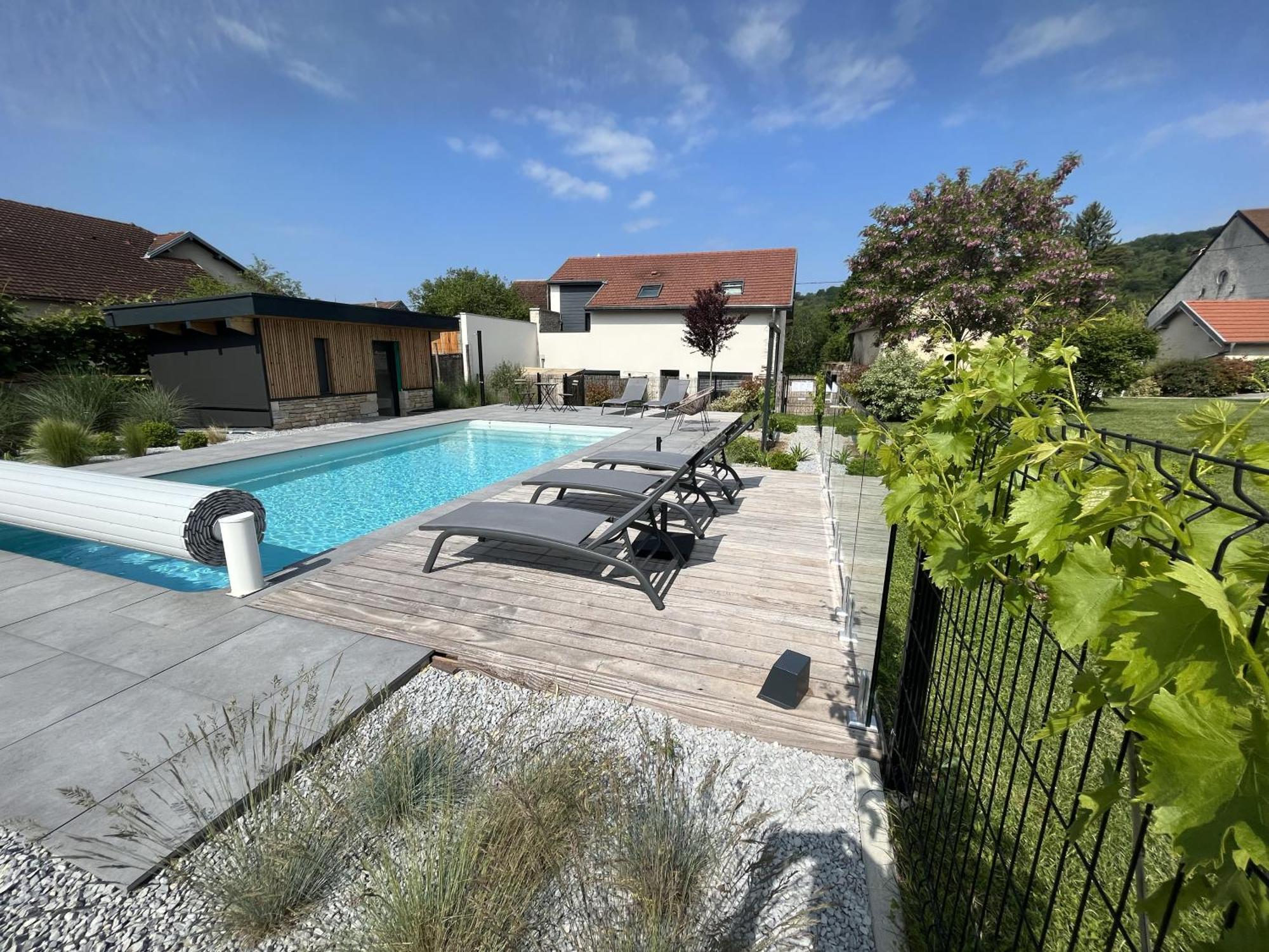 Appart-Hotel N 4 Calme Avec Terrasse, Wi-Fi Haut Debit, Petit-Dejeuner, Room-Service Et Parking Prive Chouzelot Exterior foto