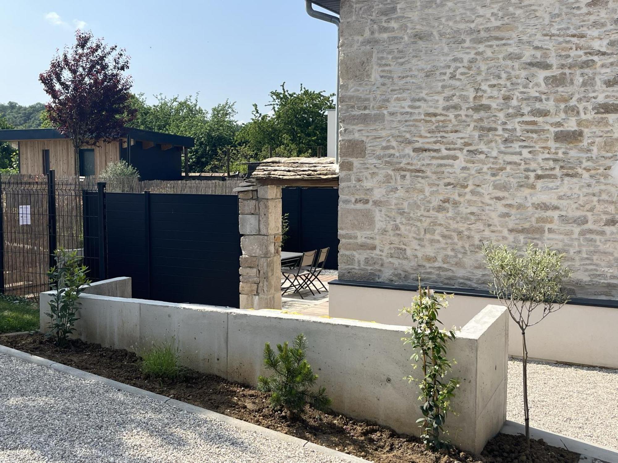 Appart-Hotel N 4 Calme Avec Terrasse, Wi-Fi Haut Debit, Petit-Dejeuner, Room-Service Et Parking Prive Chouzelot Exterior foto