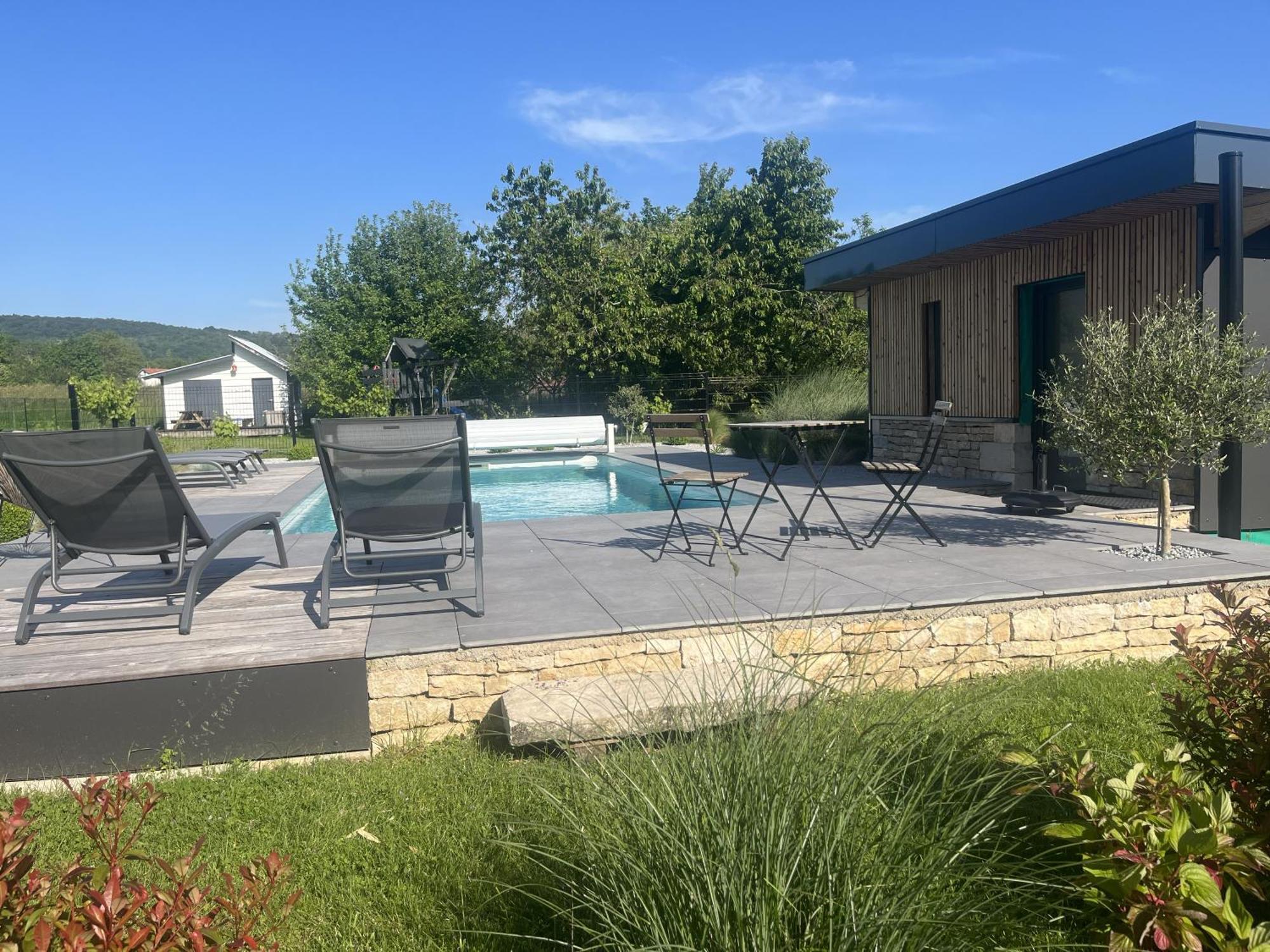 Appart-Hotel N 4 Calme Avec Terrasse, Wi-Fi Haut Debit, Petit-Dejeuner, Room-Service Et Parking Prive Chouzelot Exterior foto